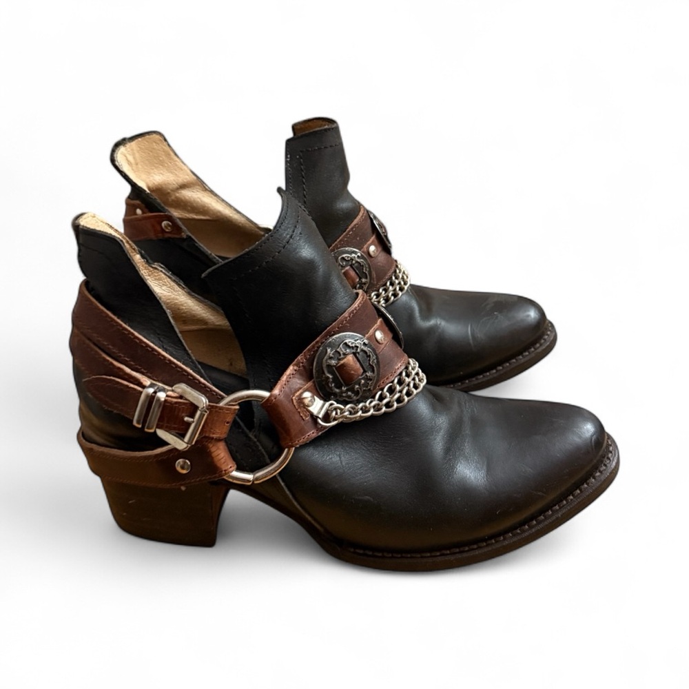 Gently worn Freebird ankle boot; Leather... 2 1/2” heel
